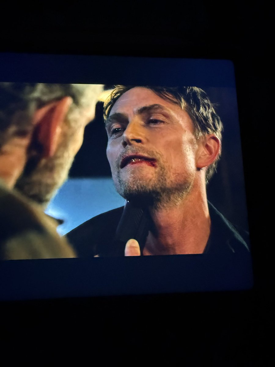 w1nterwraith's tweet photo. beef on the screen pt2 https://t.co/UNAKGil1y4