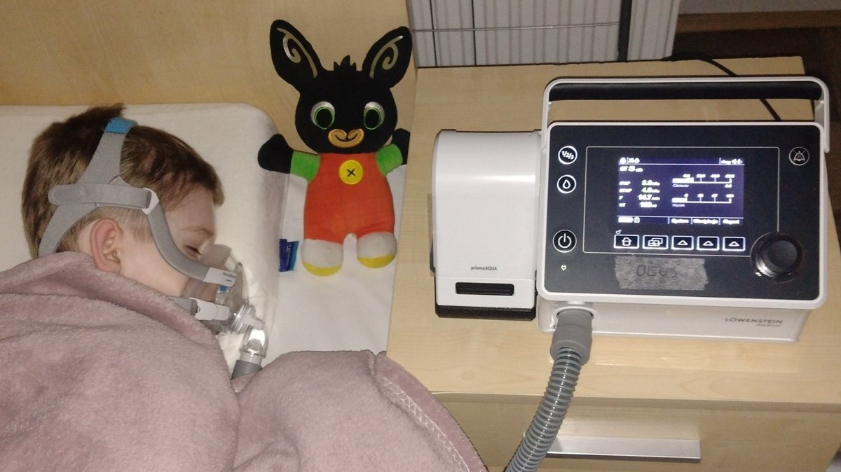 Marcin8683's tweet photo. Syn choruje na zanik mięśni a żona dodatkowo na chorobę Meniere'a (zanik słuchu) i głęboką depresję. Wszystko ujawniło się po ciężkim porodzie. Wymagają regularnych i drogich terapii/turnusów. Moja pensja nie pokryje tego, stąd prośba do Was o wsparcie. Całkowicie Im oddałem się.