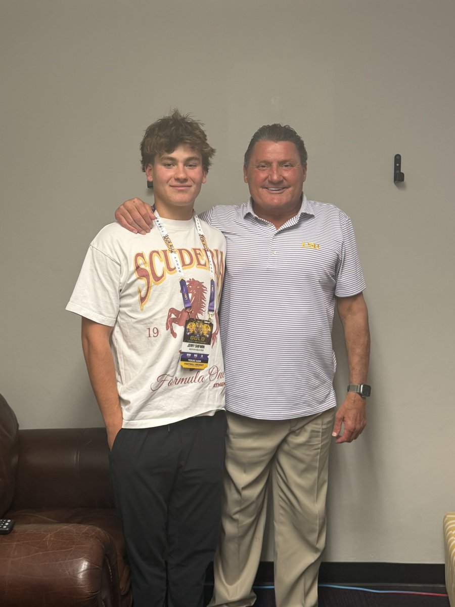 jerryshifman_'s tweet photo. Great time being back in Baton Rouge!
@CoachJoeHouston @Coach_EdOrgeron @LSUfootball

@HKA_Tanalski @_ColeMurphy_ @Chris_Sailer https://t.co/oOz3bIJG0Z