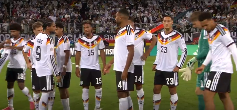 flawsome2310's tweet photo. Hab immer gedacht, dass die deutsche Nationalmannschaft noch ein paar Jahrzehnte braucht bis es den Zustand der französischen NM erreicht hat. 

Ging doch schneller als erwartet. 

#GERGRE https://t.co/wI2phjz1my