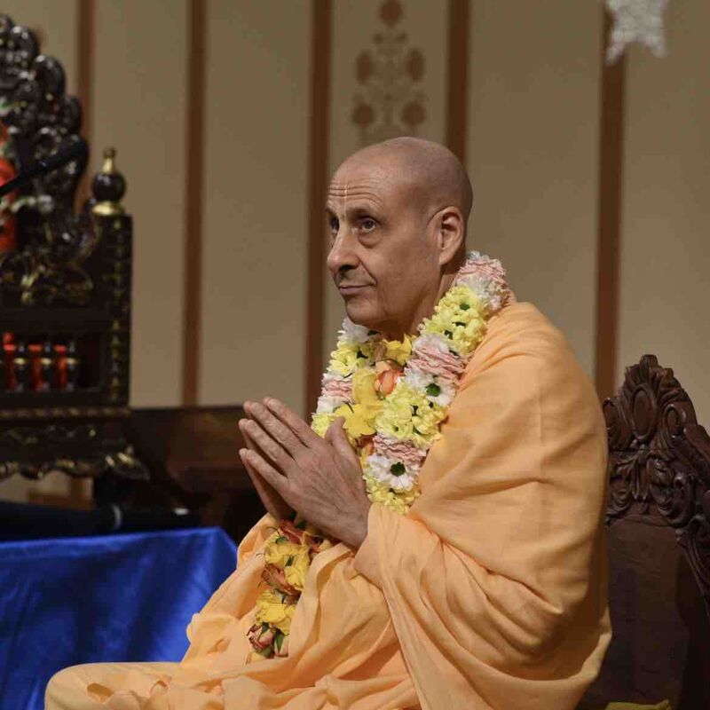 radhanathswami's tweet photo. "When we face difficulties and still remain faithful to Krishna and our spiritual teachers, we access the infinite mercy of their hearts."  — Radhanath Swami  

#RadhanathSwami #Devotion #SpiritualGrowth #LifeLesson https://t.co/vQaWThGBOC