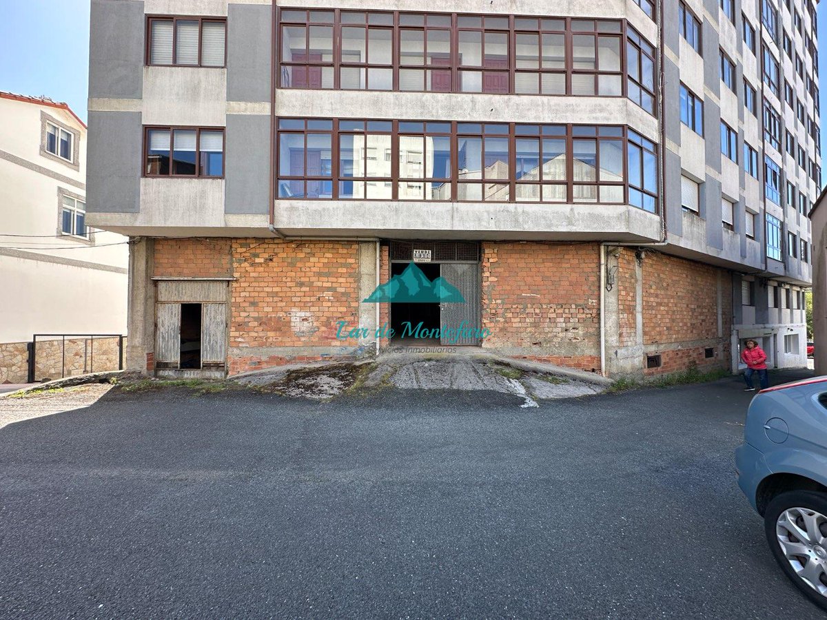 lardemontefaro's tweet photo. Ponemos a la venta dos propiedades, situadas en Rúa da Fraga, en Fene, a un paso del  centro , y con muchísimas posibilidades.
Los inmuebles lo componen :
Planta baja diáfana con acceso mediante portal ...  https://t.co/Qtbwww1Qtp https://t.co/qC5M4yPidp