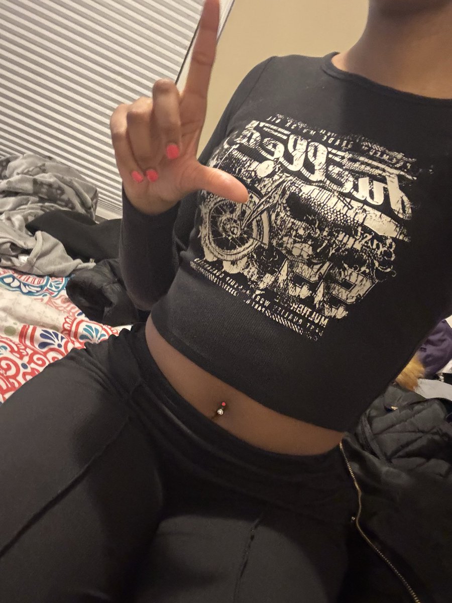 MissIvyLux's tweet photo. Loserrrr 

#lame #loser #findom #goddess #paypig https://t.co/jYSaFBJAdm