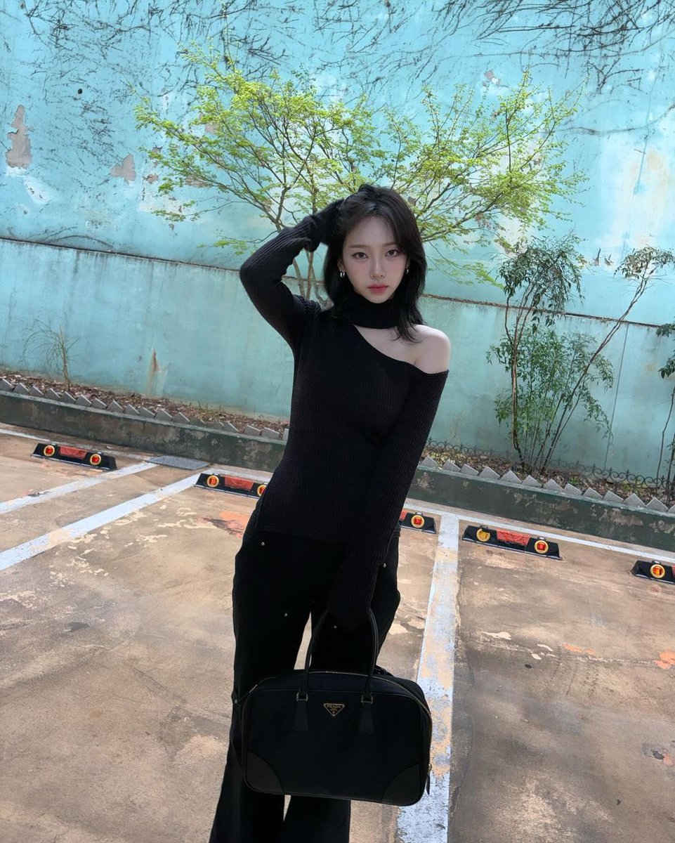 karinarchvd's tweet photo. #aespa #karina https://t.co/BRNVap7zMk