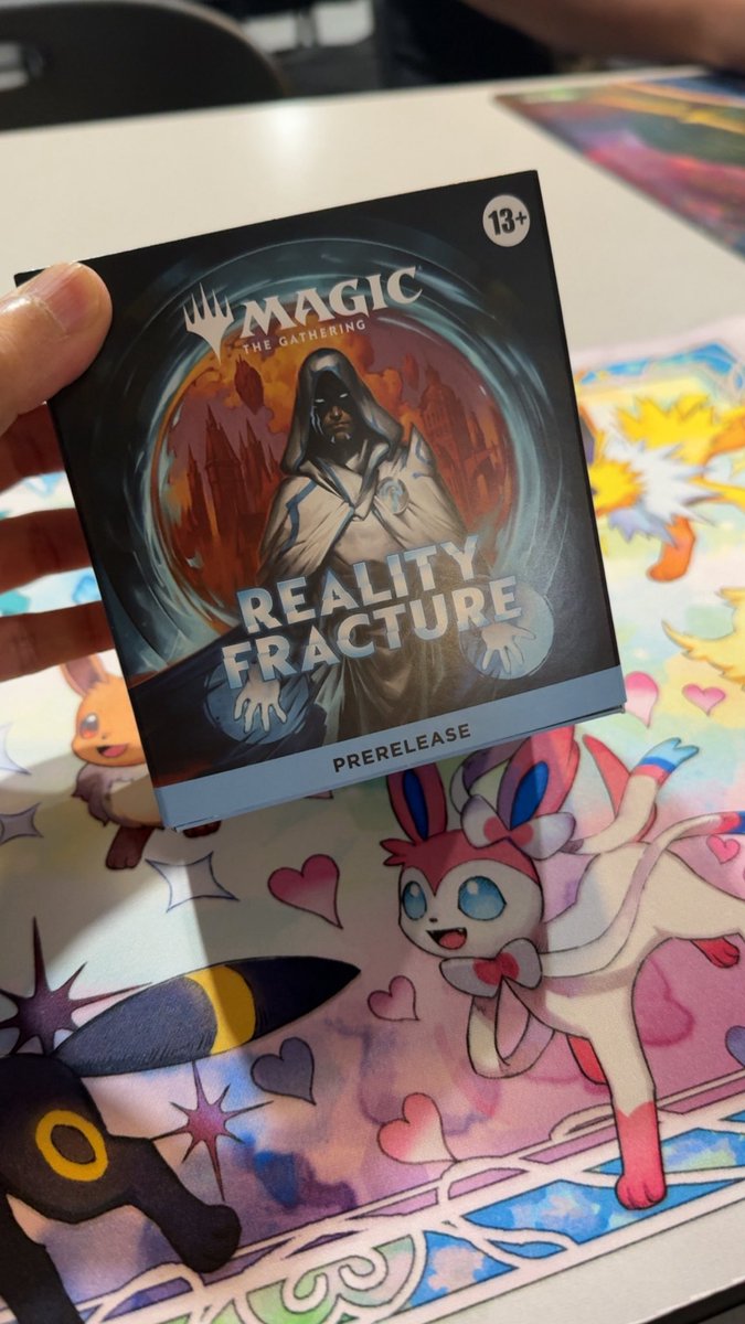 juanahrodriguez's tweet photo. My look for #RealityFracture prerelease https://t.co/oZea6CA3TI