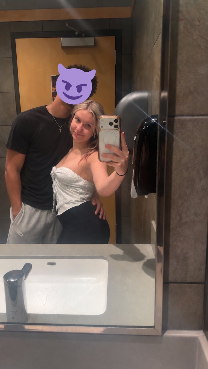 MsJuicyyPeach's tweet photo. How was your night yt boi? https://t.co/9W4PTX1td0