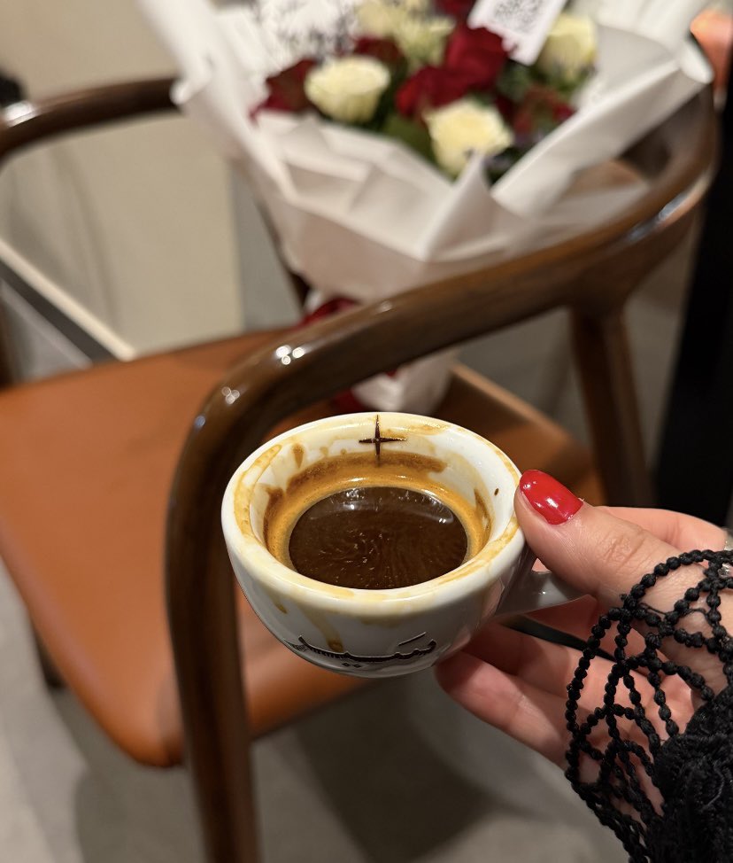 D_9dii's tweet photo. «أحبَّك كثر ما كنت أتوقَّى والغلا مفضوح
وأحب أيامي اللي جابتك يا أغلى عطاياها» https://t.co/Fhm7lCvl36