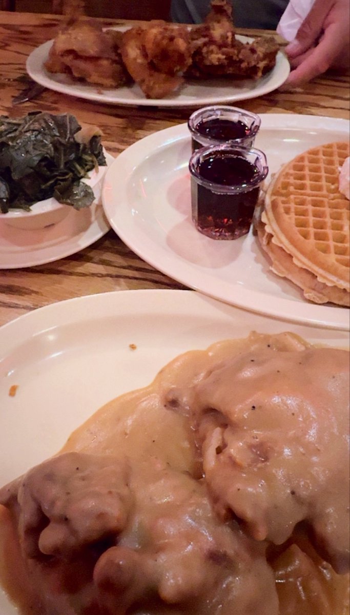 ToTah_NAZ's tweet photo. Watcha know about #Roscoes #LBC #Cali https://t.co/qxg7Z7I1S6