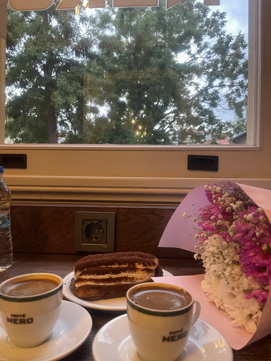 nuresrayldz's tweet photo. Çiçekli sohbetleriniz olsun 🌸💐 https://t.co/2VJnhYgZw8