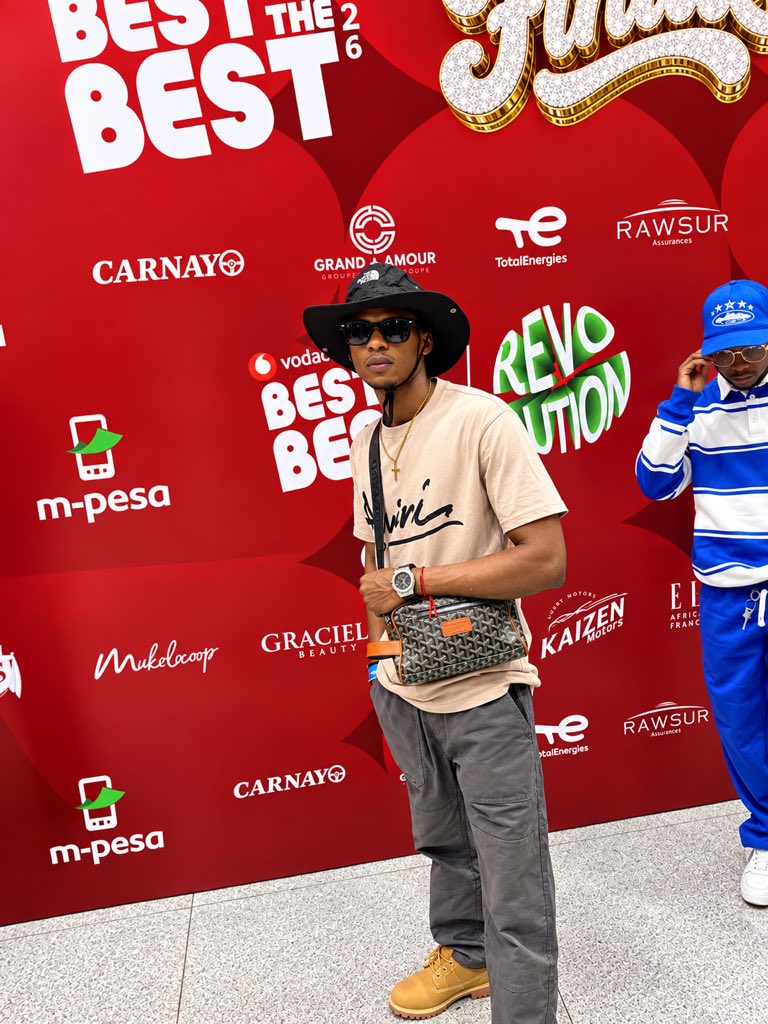 ted_kabasele's tweet photo. Qui était présent à cette magnifique soirée organisée par @Vodacomcongo ?
Merci à @fallyipupa01, @Gallygarvey, @gazmawetemusik
#vodacombestofthebest #BOB #vodacom #fallyipupa https://t.co/3Xg1lZCK79