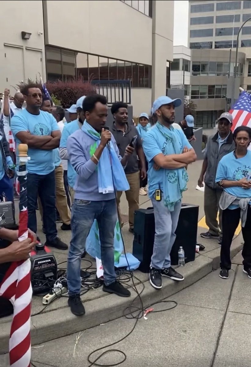 Tesfa_Temelso42's tweet photo. Auch eine deutsche Quelle dokumentiert den Druck auf Eritreer im Ausland. Die bpb beschreibt, wie transnationale eritreische Institutionen auch in Deutschland eine wichtige Rolle spielen – von Diasporasteuer bis zu Einfluss auf Geflüchtete. Quelle: bpb, „Der lange Arm des Regimes – Eritrea und seine Diaspora“. #BlaueRevolution #Eritrea #TransnationalRepression #NoMorePFDJTerror @AwetTesfaiesus @PatrickHeinisc1 @Bundeskanzler @BMG_Bund