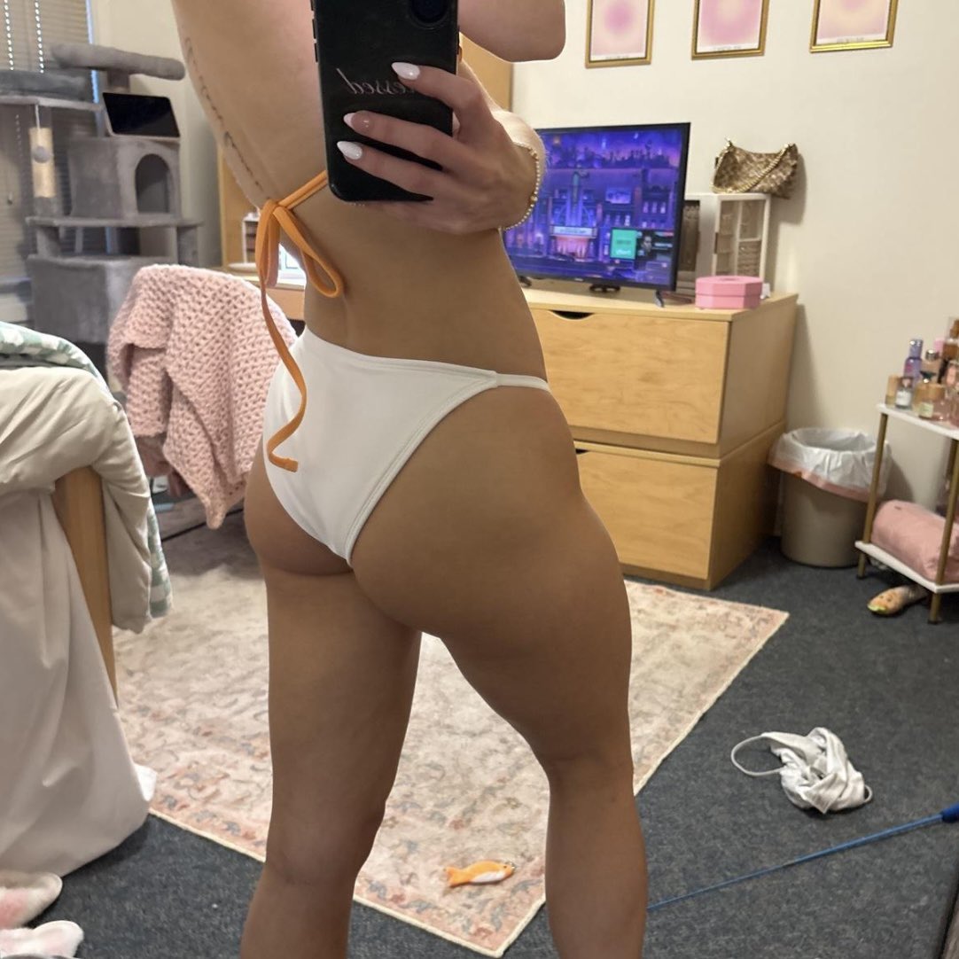beccabbooo's tweet photo. Depop gem
White bikini bottoms
amberlayla167 https://t.co/zJSEk6cfRg