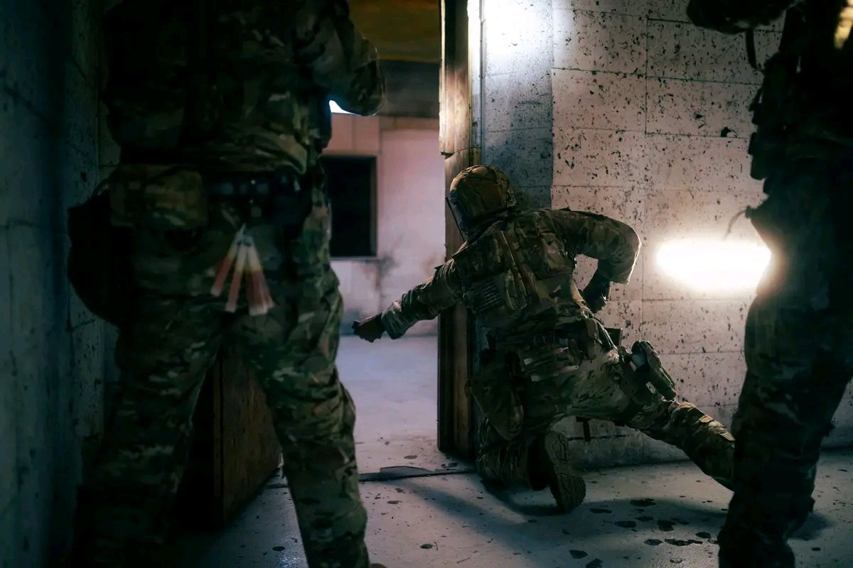 Steph_JTownsend's tweet photo. 1st Special Forces Command - Airborne 1st Group Green Berets refine their tactics, communication, and team coordination during close-quarters battle training at Joint Base Lewis-McChord, Wash. https://t.co/CrNcVZl1Xr