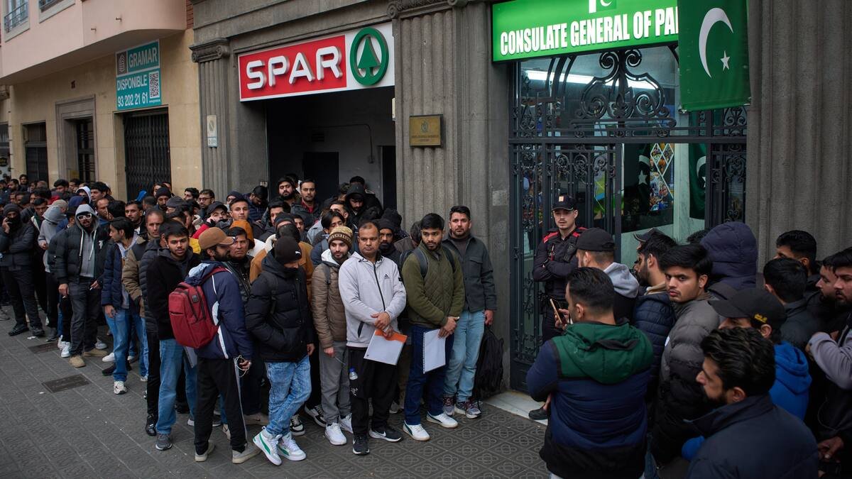 ultraheroe12's tweet photo. Se deportan 10 millones de inmigrantes que hay parasitando y pudriendo España, y se resuelve de una tacada el problema de la vivienda, la sanidad, la educación y la seguridad. https://t.co/EPfkg3InmR