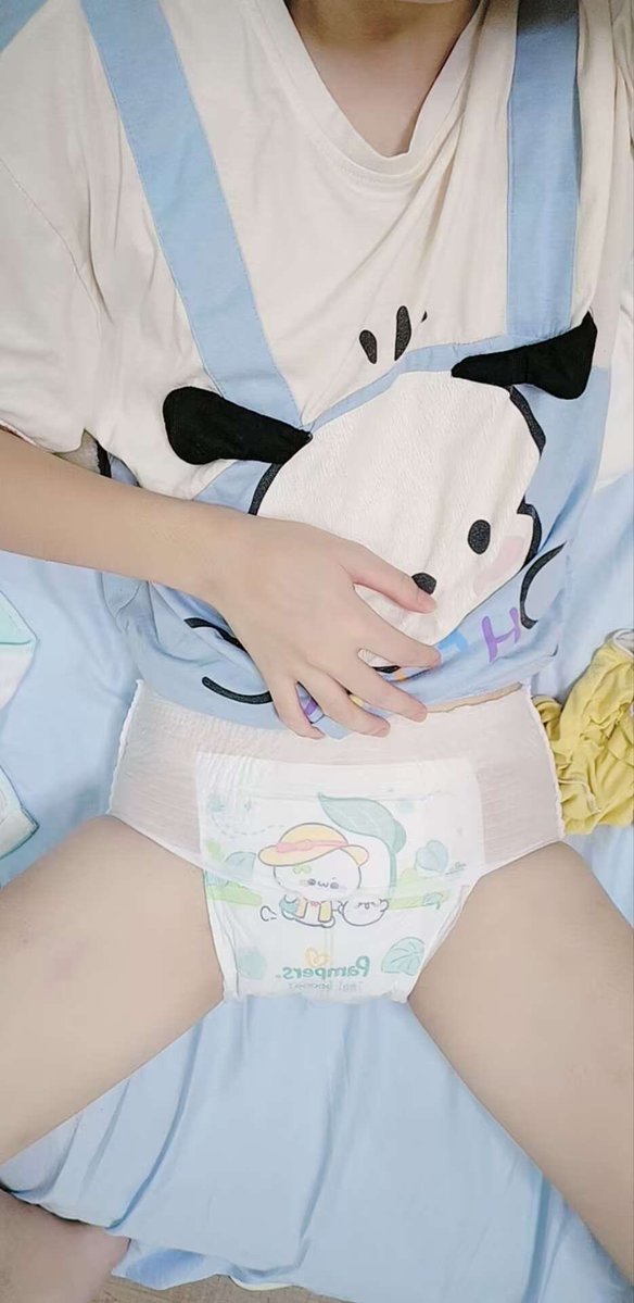 xiaopa259088's tweet photo. 新裤裤来啦～第一次穿帮帮的4x😆
#ABDL #正太 #正太弟弟 #diaper #diaperboy #纸尿裤 https://t.co/OsG4lQn0ki