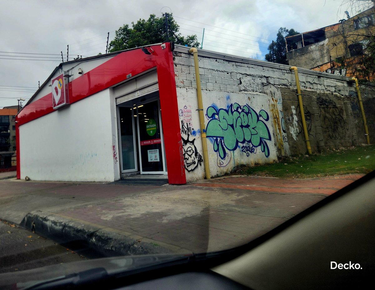 Frankzm's tweet photo. Después de lo que se vio con el video de D1, a uno hasta le da miedo comprar cualquier cosa… ¿y si terminó siendo usado en algún juego sexual? 😳😂 https://t.co/pAyChp84kj