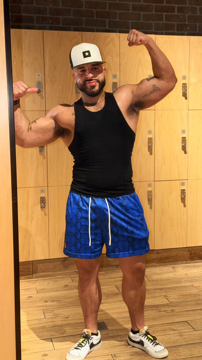 jpapigordoo's tweet photo. been that bitch. still that bitch. https://t.co/jEOTioT2JA