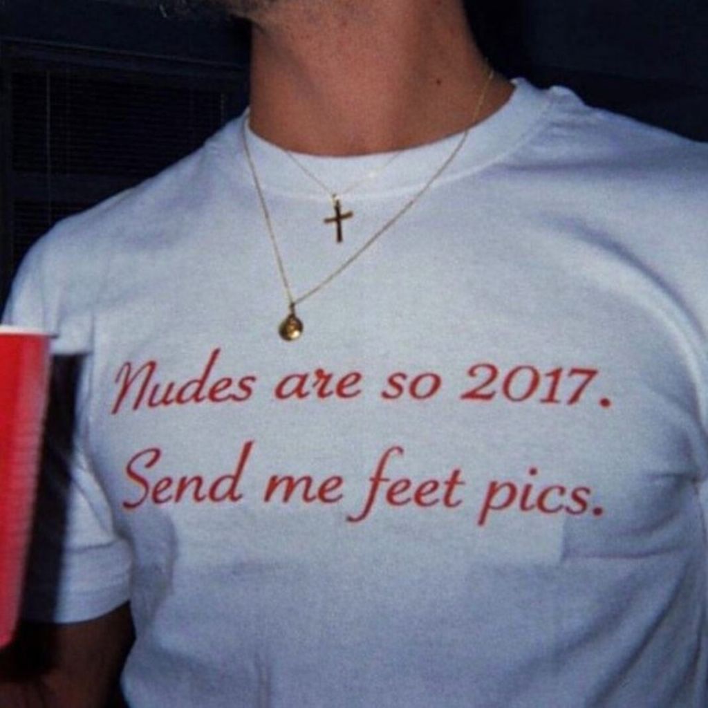 FeetFinder's tweet photo. get with the times https://t.co/JmbZwVZJE5