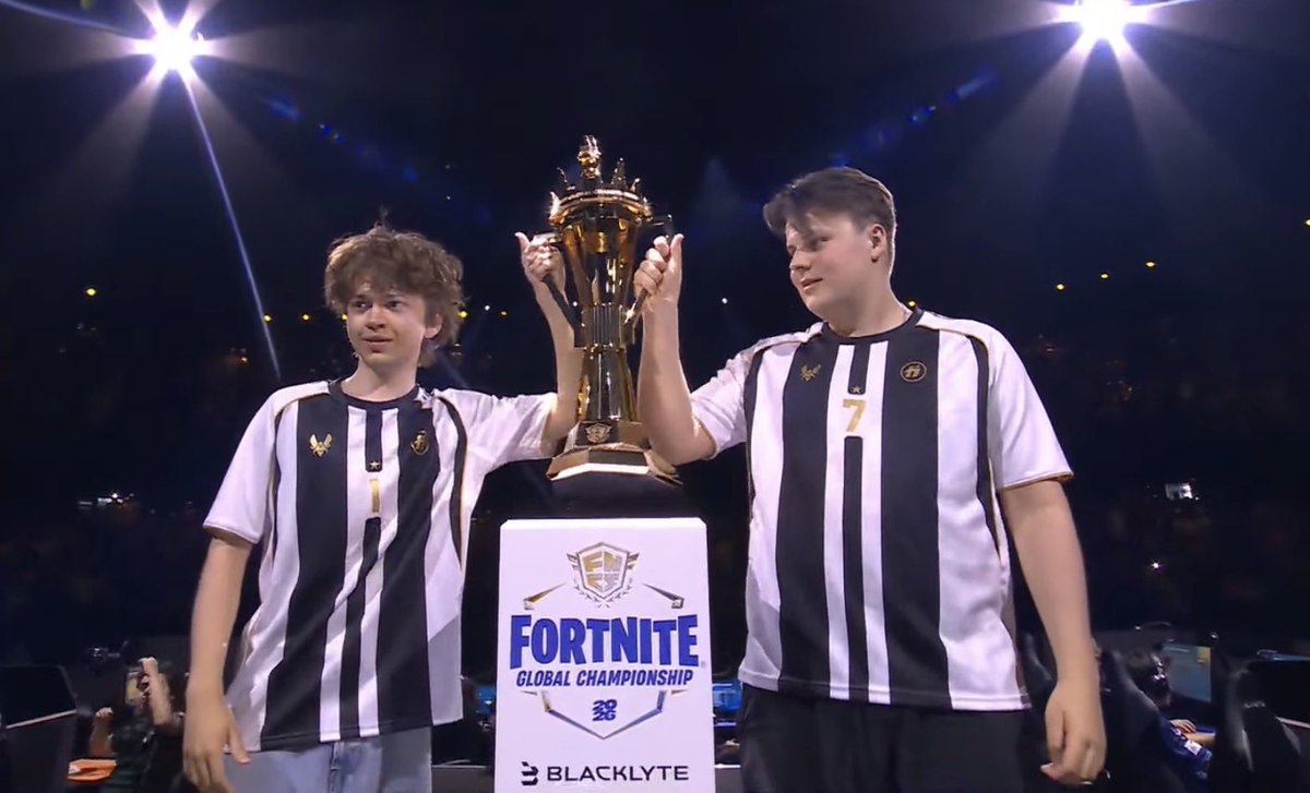 ClarkunFN's tweet photo. SwizzY,Pixie優勝🥳🏆

shxrk惜しかった😭🦈
アジア代表🇯🇵感動を
ありがとうございました🍀
#FNCS2026 #AsiaWIN https://t.co/4NAqSmDpnI