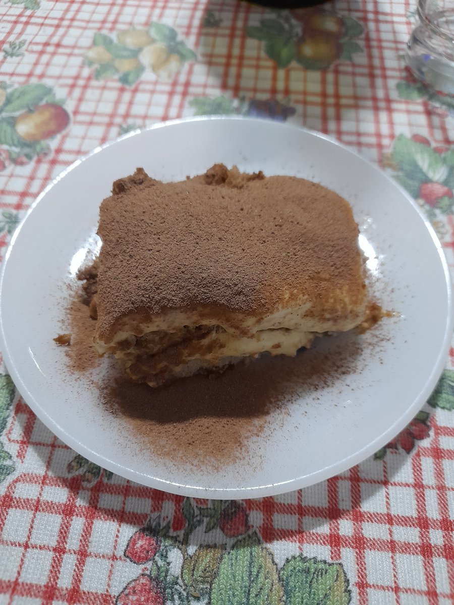 9ccec9df8aeb420's tweet photo. Qué se hace cuando llueve? Cappelletis caseros!! 🐷🐷
Y de postre tiramisú!! 😋😋
Me maté cocinando... y todos felices 🥰🥰🥰🥰🥰 https://t.co/JykJAQfbc3