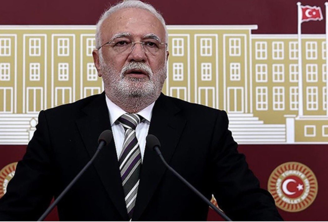 zafersahin06's tweet photo. ▪️AK Parti Genel Başkanvekili Mustafa Elitaş: (Fon krizi hk.)

▪️Kim varsa, bizden veya başkaları. Bu işte manipülasyon yaptıysa, bilerek giriş tarihini, çıkış tarihini bilerek o 4-5 aylık süre içerisinde 1 lirası 10 lira olanlar, 10 milyon lirası 100 milyon lira olanlar, milyar olanlar varsa bunlar hesabını verecek kardeşim. 

▪️Kimin bebesi, kimin oğlu, kimin çocuğu olursa olsun hiçbir ayrım yok. Tayyip Erdoğan bu işe el attı. İnşallah gereğini yapacak.