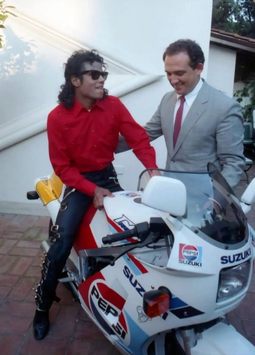 venuswiz's tweet photo. and more rare shots, here in rome 1988. his pants are cool af https://t.co/AHveWs28yK