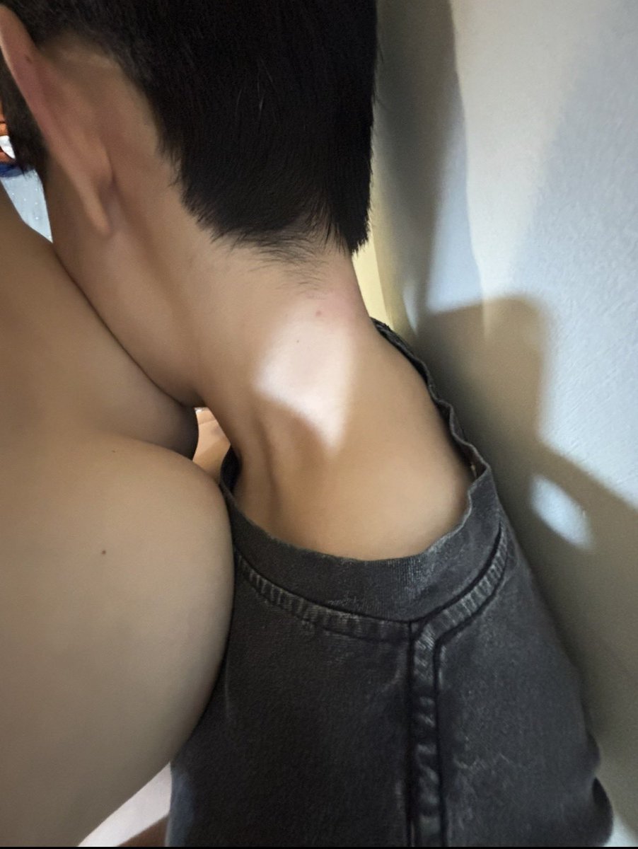 ynynyn1130036's tweet photo. 今天約了個年下弟弟 
體力超好法了兩次床單都濕了
吸奶子的眼神清澈地像小狗
還有沒有大雞巴想約的
趕快追蹤我限粉絲！！私訓也有照片福利
#臺北 #約 https://t.co/WI2QmaUKwh