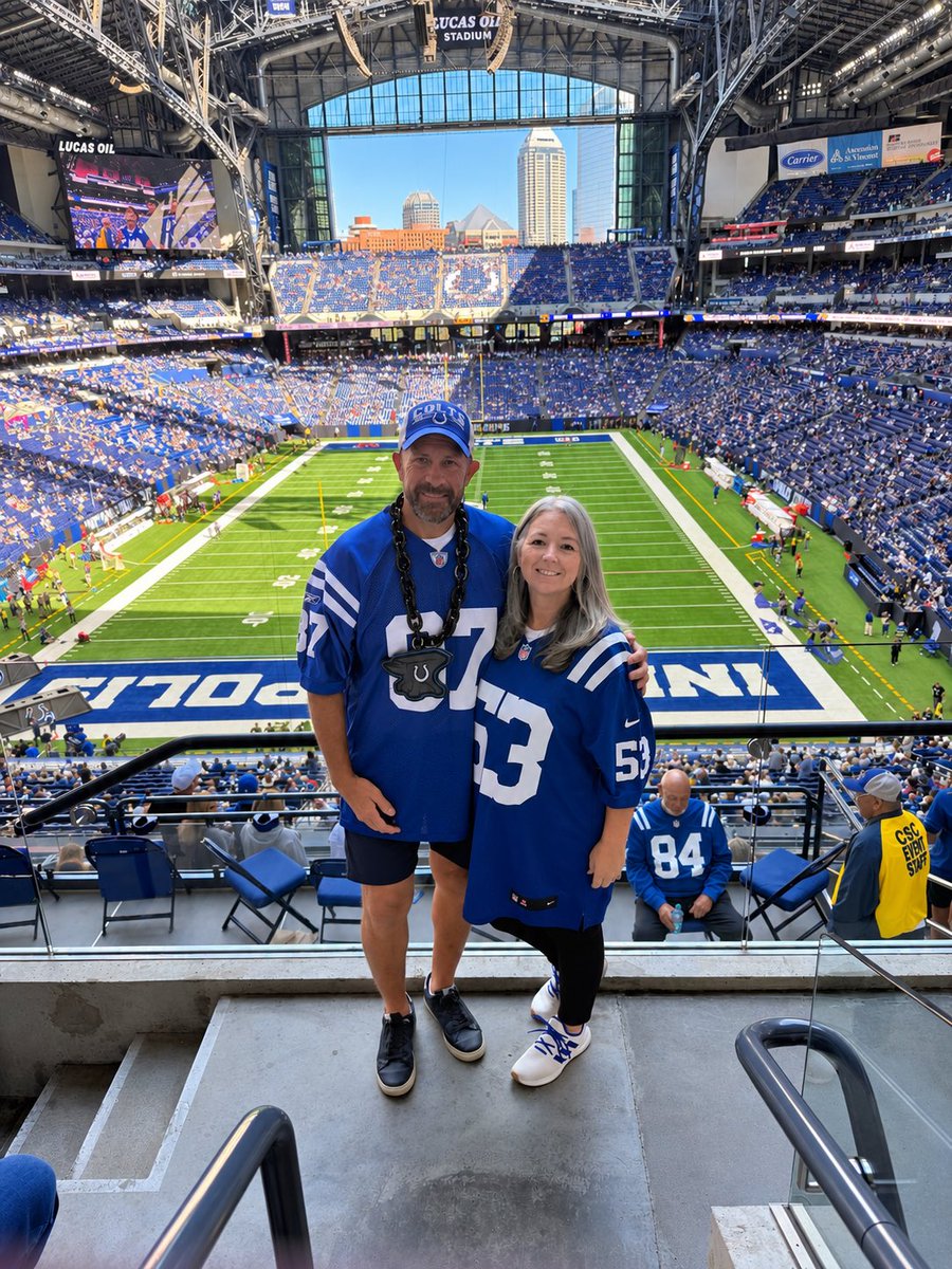 tiffanyarcher's tweet photo. @Colts vs Texans! #coltsgameday https://t.co/GSU3uFM608
