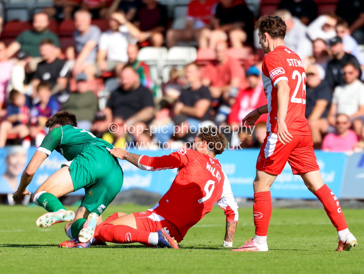 toppiccouk's tweet photo. (1/2) @khfcofficial 0 v 1 @YTFC in the @NL_Enterprise on 26/9/26 all images copyright #getintouch for use, prints, event booking #freelance #sports #event #photographer #canon #eosr5 - https://t.co/XdnhKDmAm4 https://t.co/eCthgCPrtm