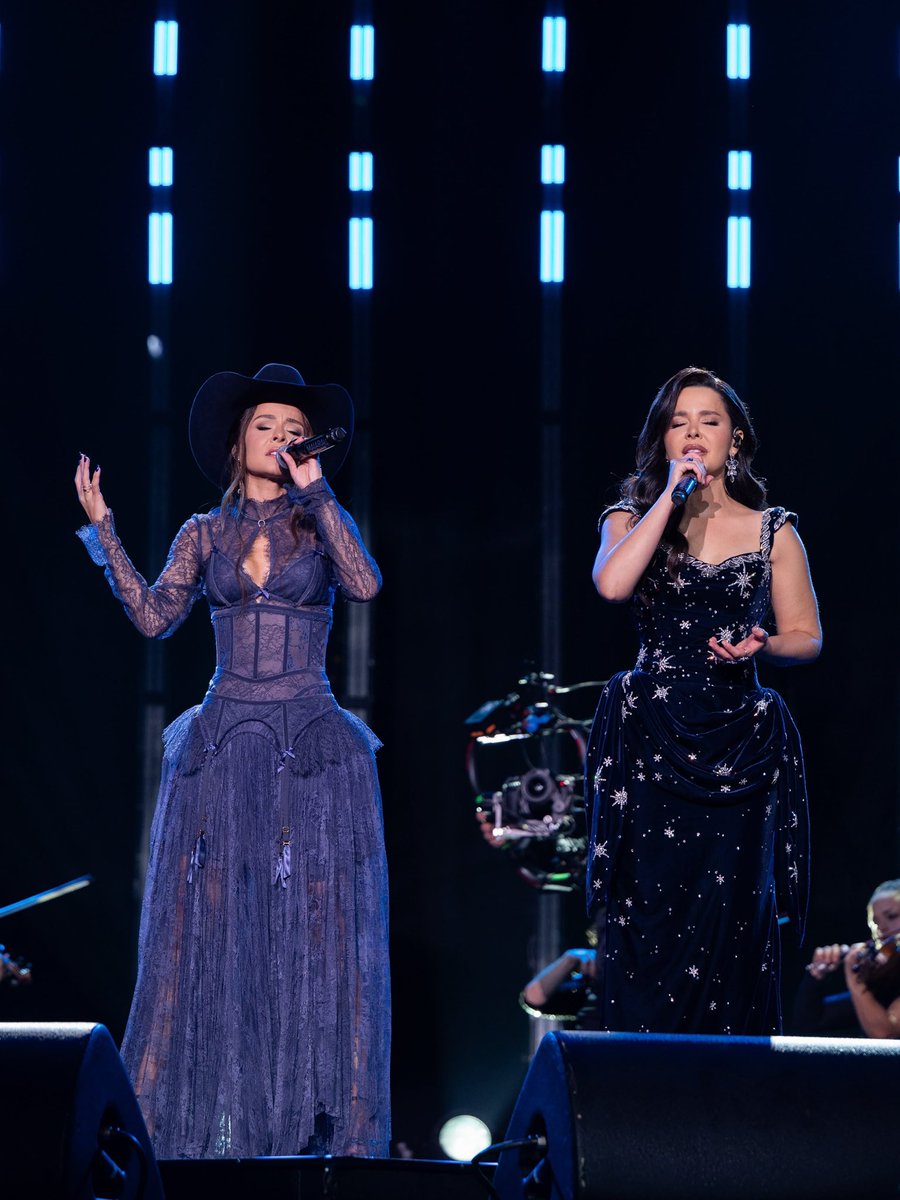 MaiaraeMaraisa's tweet photo. Que história linda que escrevemos neste In Concert! 🤍 https://t.co/9Kj44OAAJo