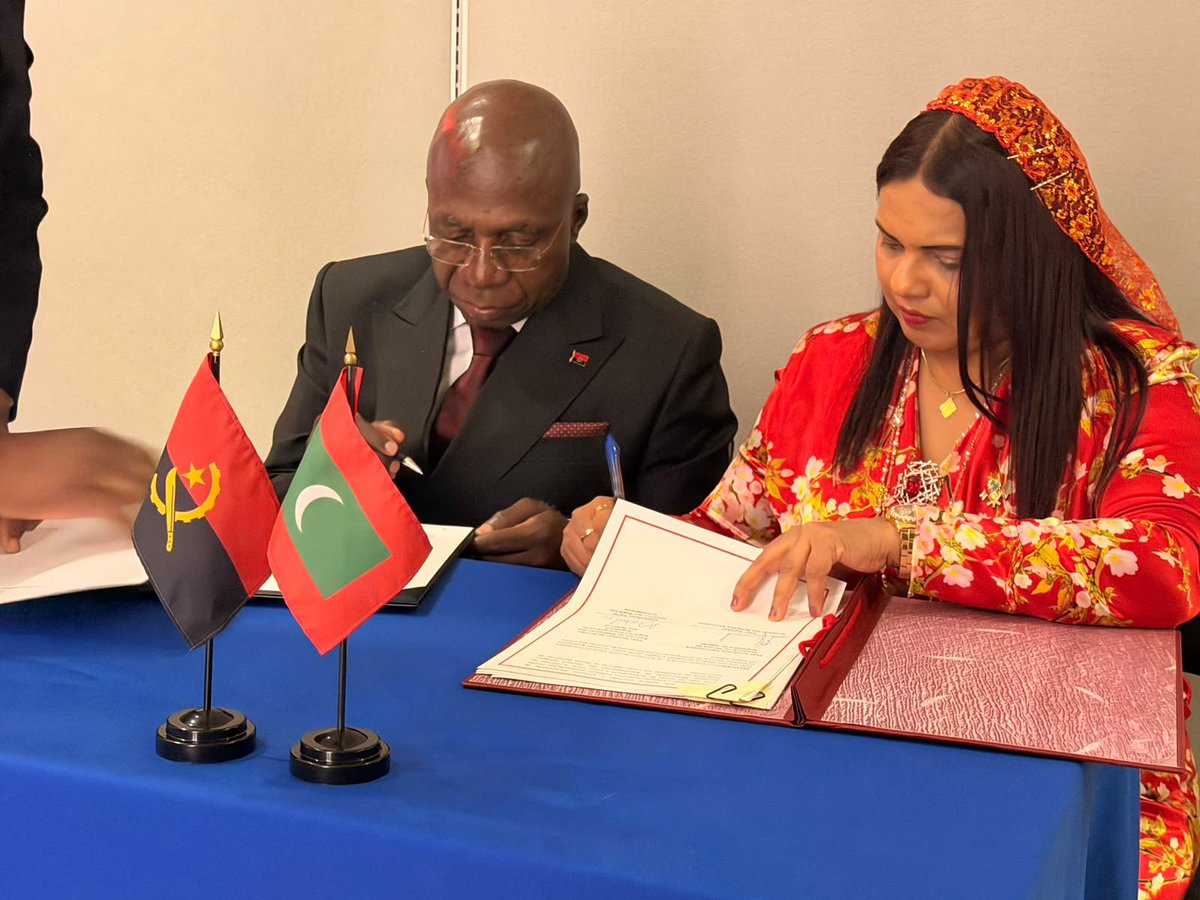 IruthishamAdam's tweet photo. 🌍With our bilateral partners and friends, we sought common ground not only on the challenges that connect us, but on the opportunities that unite us.

We sought and fought for bolder, stronger, more meaningful collaboration that benefits all Maldivians. 

🇲🇻 at 🇺🇳
@presidencymv 
@MoFAmv 
@MVPMNY 
@MDVinGeneva 

#MDVatUNGA81