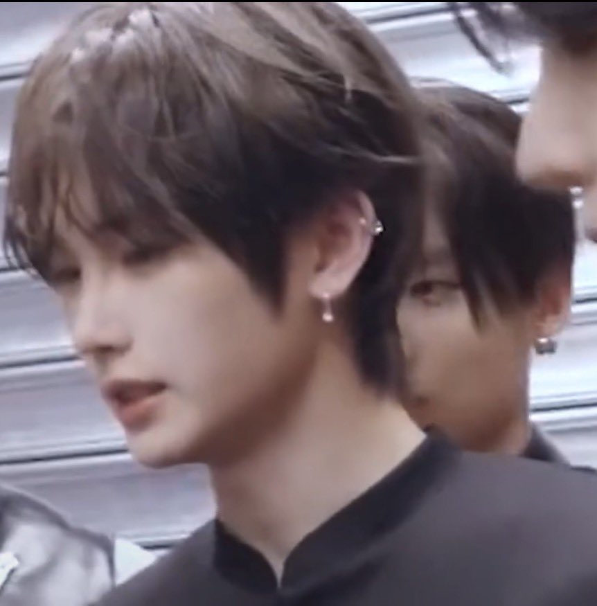awonfujo's tweet photo. @csy_lilie He had to make sure he said it right in anxin’s ear the first time too 😭😭😭 https://t.co/U1ynYDVVIZ