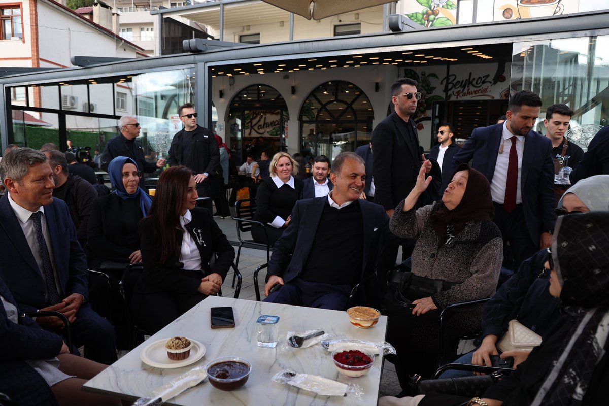 omerrcelik's tweet photo. #Beykoz Kahvecisi’nde vatandaşlarımızla sohbet ettik. https://t.co/EQwKXzjK6P