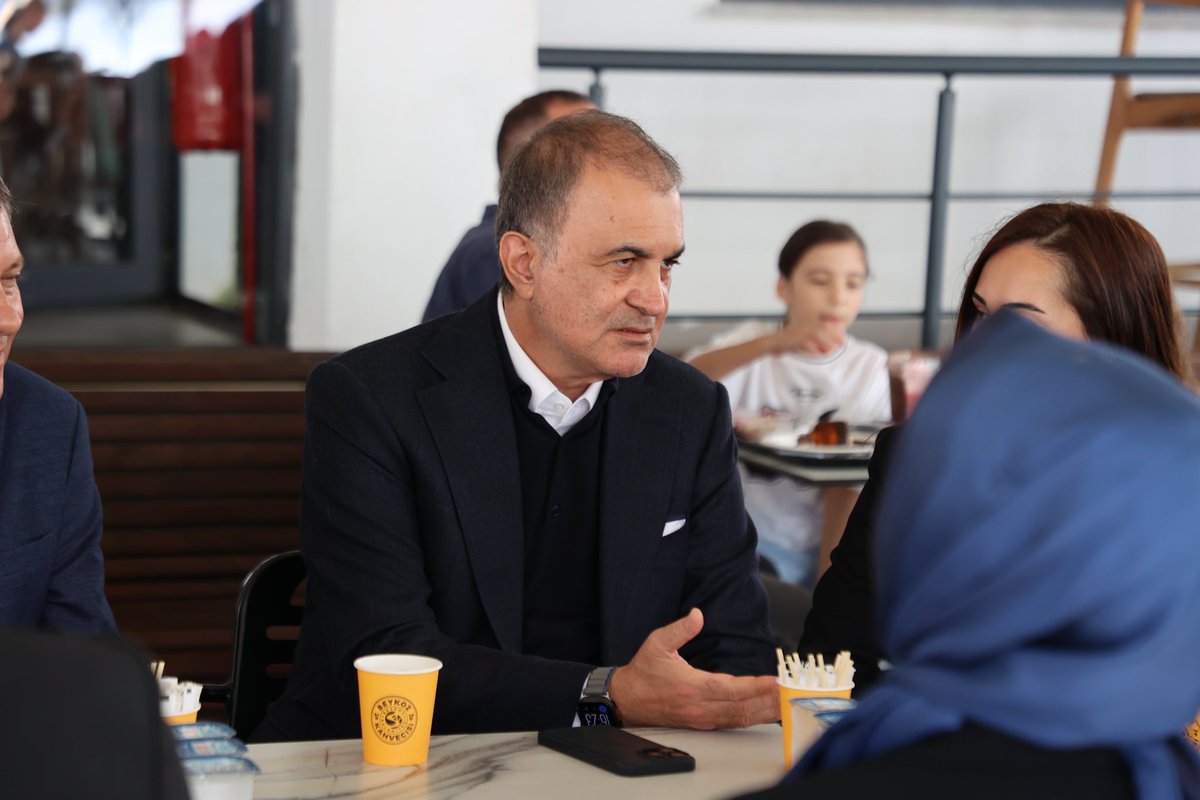 omerrcelik's tweet photo. #Beykoz Kahvecisi’nde vatandaşlarımızla sohbet ettik. https://t.co/EQwKXzjK6P