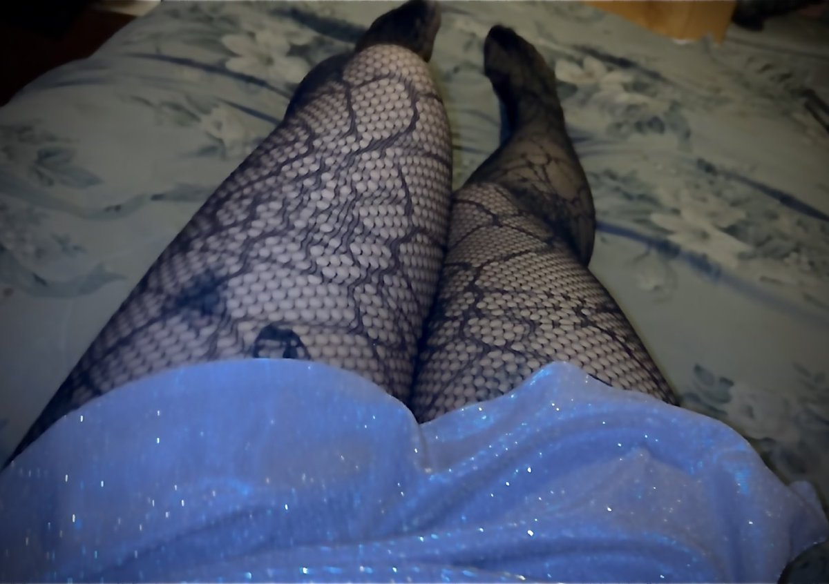underexposed4u's tweet photo. I need to buy more fishnets ໒꒰ྀི๑• ༝ •๑꒱ྀི১
#nsfwtwt #thighs https://t.co/Et7mQWyYW6