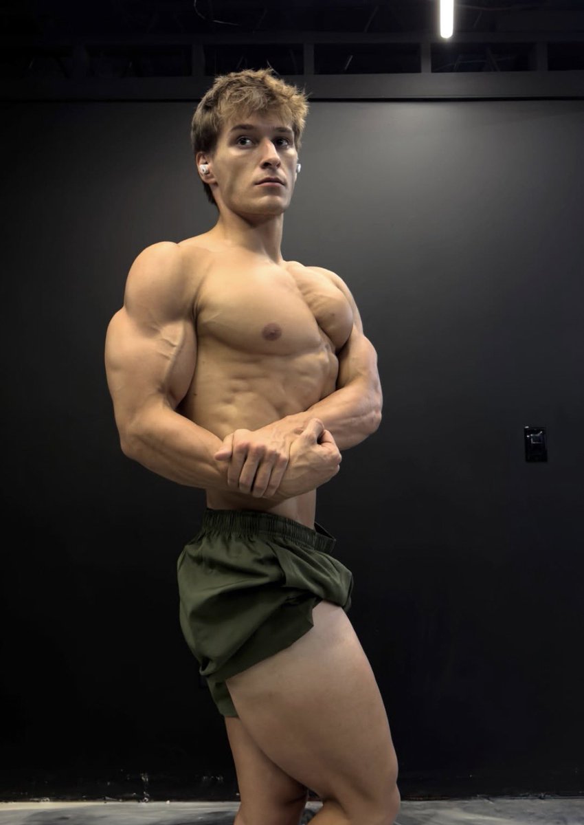 alphatroyer1's tweet photo. Keep acting tough
I know whoโs really in charge. ๐
#findom #serve #obey https://t.co/4jGZ8sjBmE