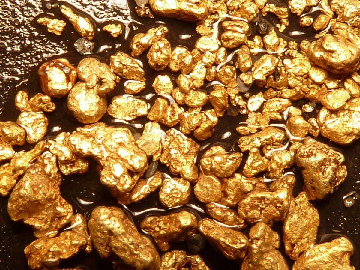 Virgili7's tweet photo. Consell del 27 de setembre:
Les PALLES d'OR són petits trossets d'or que es poden trobar en el caixer d'alguns rius o altres llocs. També n'hi ha d'altres metalls natius (argent, platí, rodi).

En #boncatalà no s'anomenen "pepites"! No caigueu en aquesta castellanada!

Que corri. https://t.co/ypIFo1gdjM