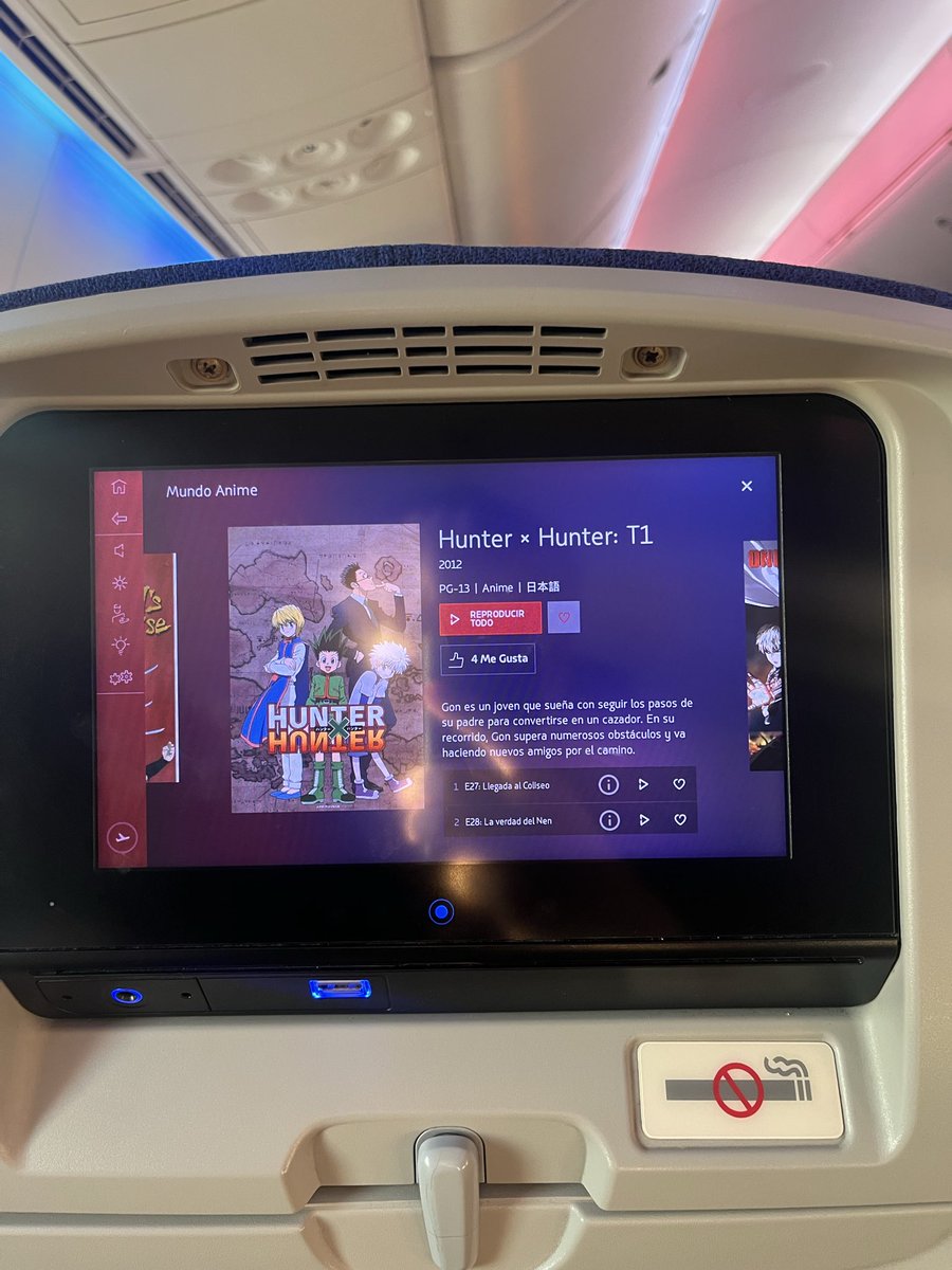 le1e2eo's tweet photo. 寒すぎる！！
チリに着いて、急いで国内線に乗り換え
LATAMの機内コンテンツアニメ豊富で凄すぎ
機内食も美味しかったわ https://t.co/D4aoGSBZdg