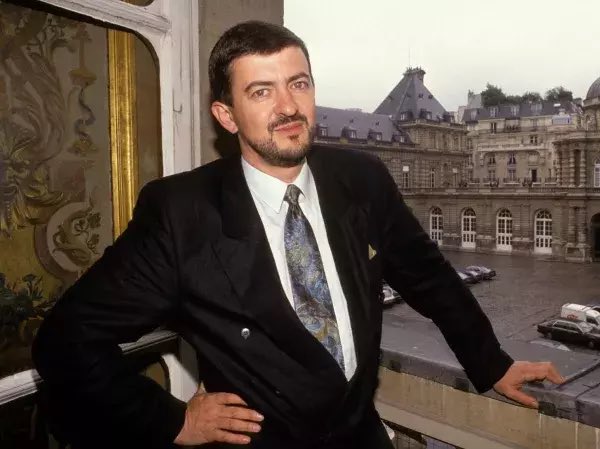 MathiasUlmann's tweet photo. LFI est déjà entrée au Sénat. C’était en … 1986. Oui c’est Mélenchon… La politique comme métier. https://t.co/917K8QnxzM
