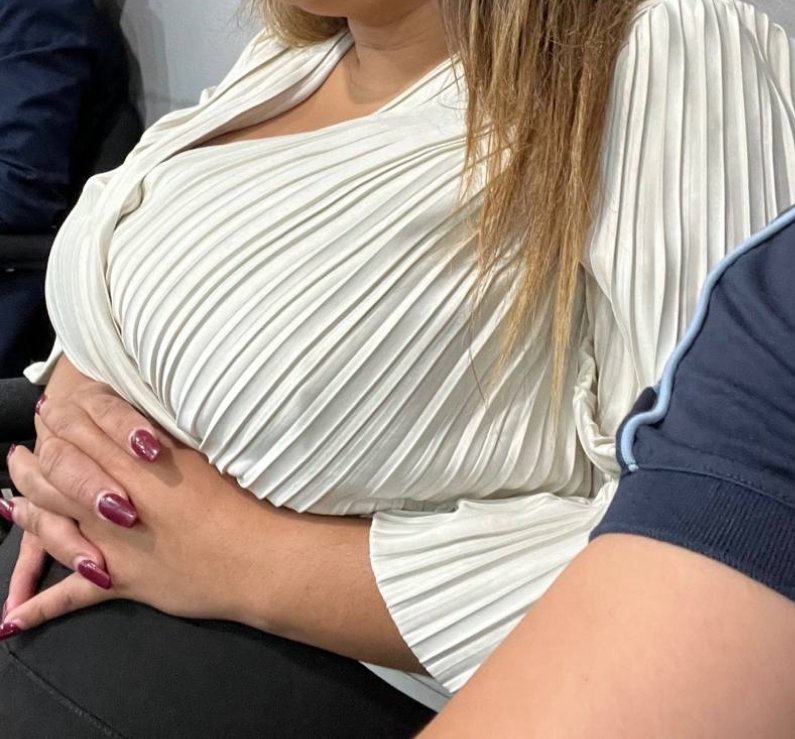 VictorX200003's tweet photo. Como le encanta a su cornudo que su mujer de día se vea toda una santa , pero por las noches se convierta en una diabla bien golosa y cogible con sus amigos https://t.co/XPwUPuN7vs