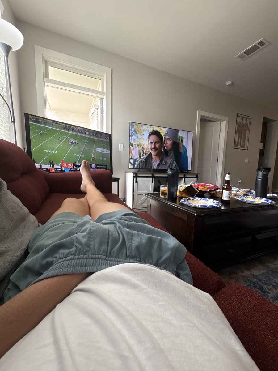 cameltoeharris2's tweet photo. Cinema https://t.co/Edv2Tk13yK