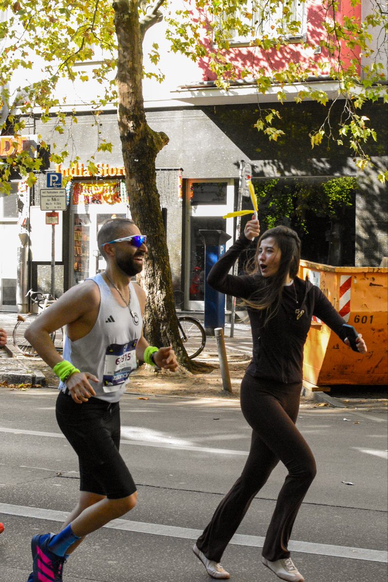 Ali__Sepehri's tweet photo. ساپورت‌کننده‌های دونده‌های #ماراتن امروز تو #برلین
#ماراتن_برلین
#berlin #marathon #bmwmarathon https://t.co/zowsvDm6ph