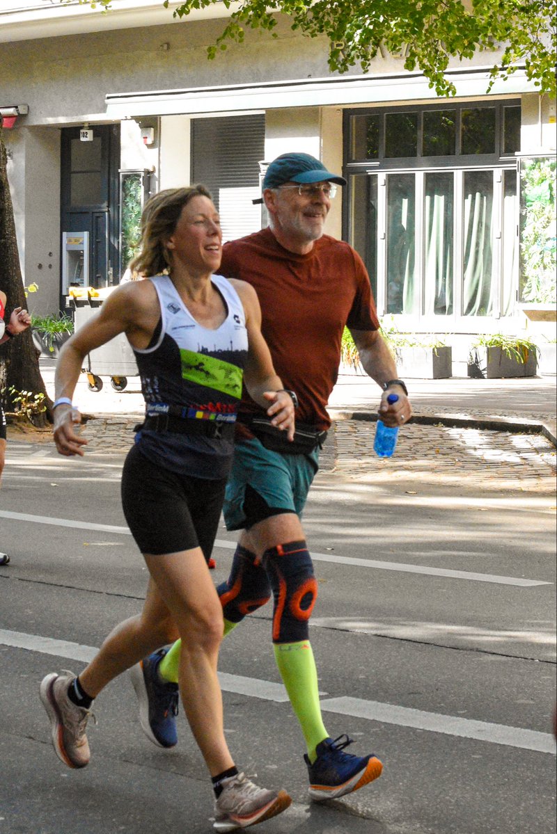 Ali__Sepehri's tweet photo. ساپورت‌کننده‌های دونده‌های #ماراتن امروز تو #برلین
#ماراتن_برلین
#berlin #marathon #bmwmarathon https://t.co/zowsvDm6ph