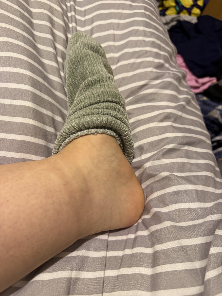 cosmic_muse12's tweet photo. Winter vibes thick socks https://t.co/1kDLmpjT1I
