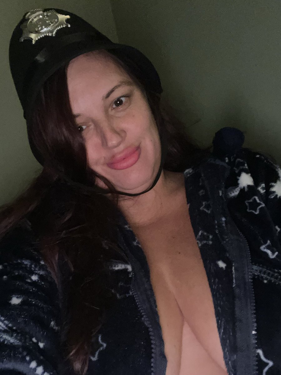 SamanthaLogx's tweet photo. Hey boys https://t.co/L81DZrdBrB