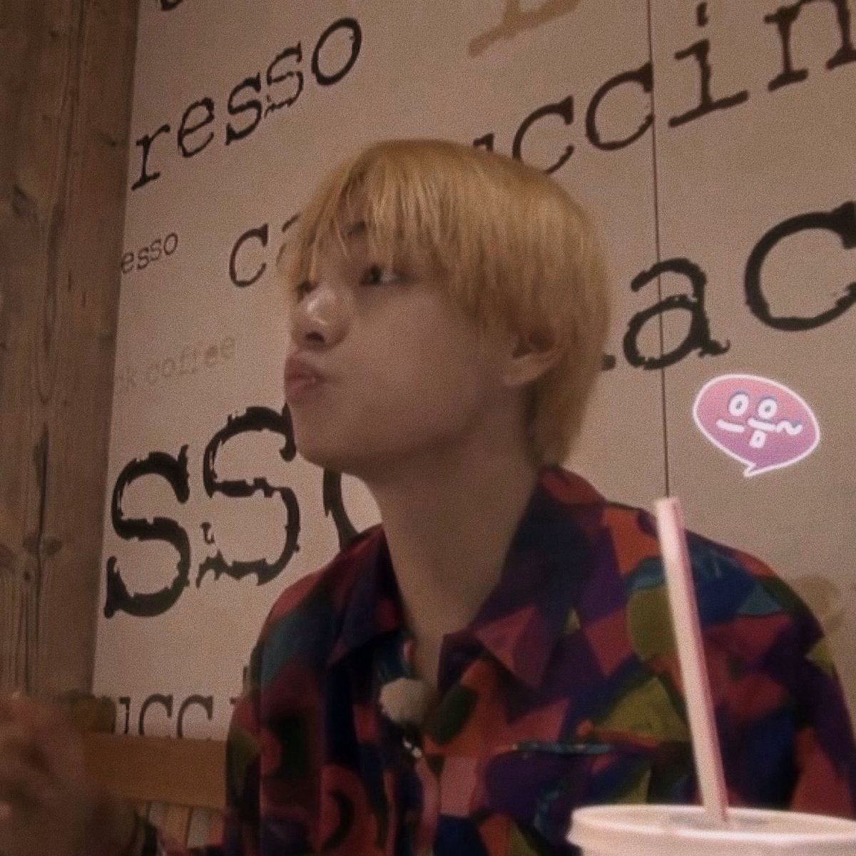 V9noor's tweet photo. vmin malta date 😗 https://t.co/S12w8VbMds