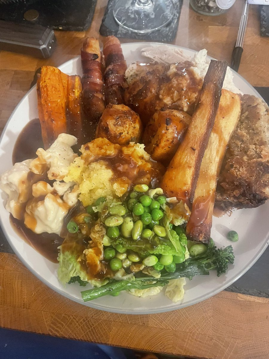 leigh_spam's tweet photo. Not bad for a quick after work roast https://t.co/ti3RWLbV6v