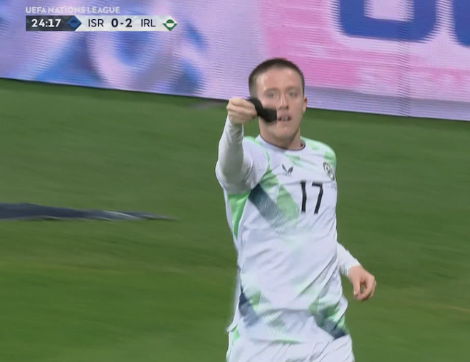 TouchlineX's tweet photo. 🚨 𝗡𝗘𝗪: Jack Moylan lifted the black armband after scoring vs Israel.

Dedicating his goal for the victims in Gaza. https://t.co/DkCtuNg2UG