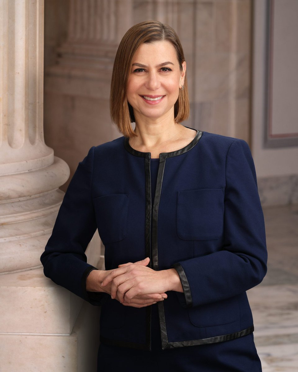 Shilohmarx's tweet photo. Sen. Elissa Slotkin (D-MI) won by 20,217 votes.

Michigan had 8,440,236 registered voters.

Michigan's citizen voting-age population was 7,646,222. https://t.co/GTpZdR2q4y