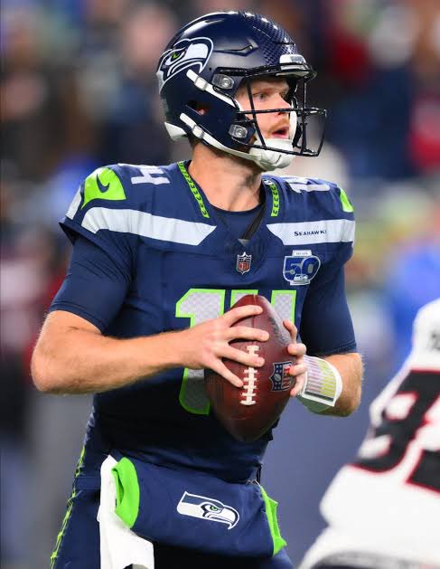 Bonixthegoat10's tweet photo. I think it’s time to have a conversation Seahawk fans….. #seahawks https://t.co/2M4JTwOQHz